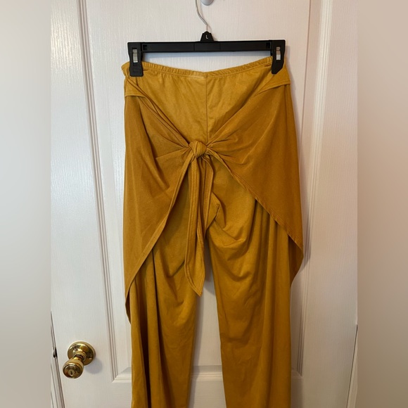 2 piece set - Picture 2 of 2